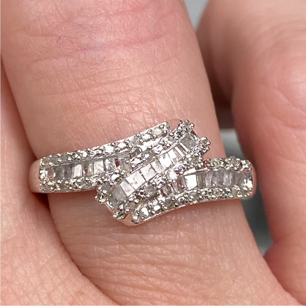 Genuine 050 Carat Diamond Bypass Ring Baguette Diamond Cluster Wrap Band 359$
